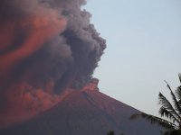 Erupce sopky na Bali